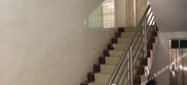 厦兰电梯民宿(佛山西站店)图片