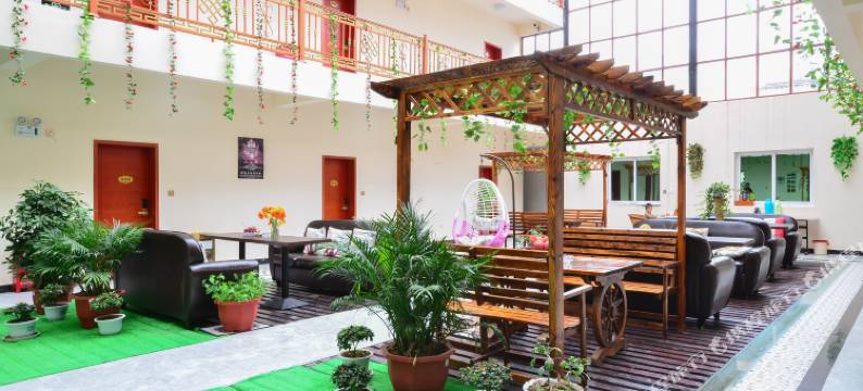 香格里拉平措康桑客栈(独克宗古城店)图片