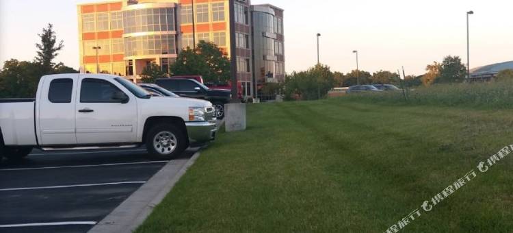 智选假日套房酒店奥佛兰公园(Holiday Inn Express & Suites Overland Park)图片