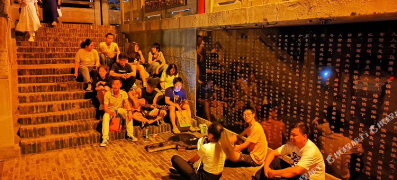 笑脸里·好久不见青年旅舍(成都宽窄巷子店)图片