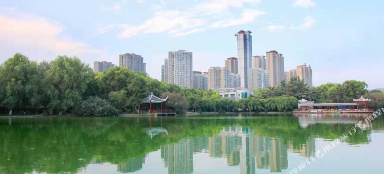 致馨栀子花开酒店(北湖路万达店)图片