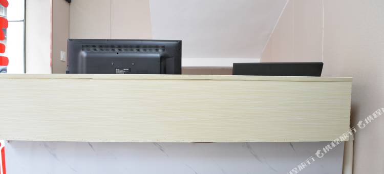 OYO武汉盛苑宾馆(汉阳火车站店)图片