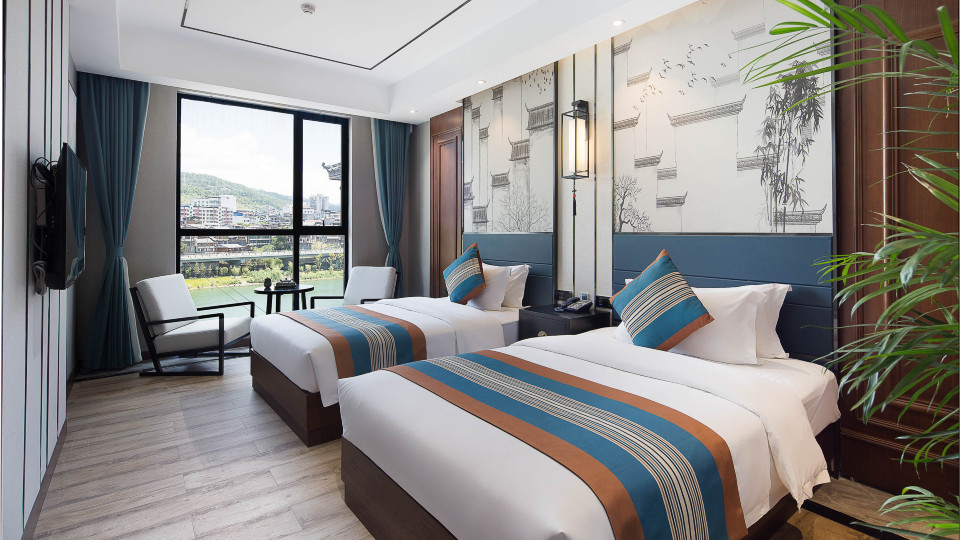 Colorful Xiangxi Inn Hotel Overview