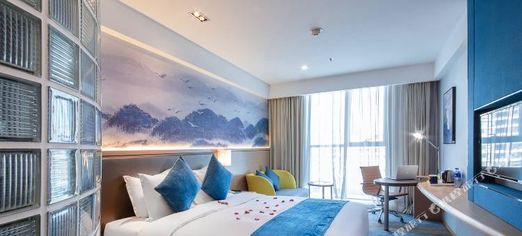 H水晶酒店(大连开发区金马路店)图片