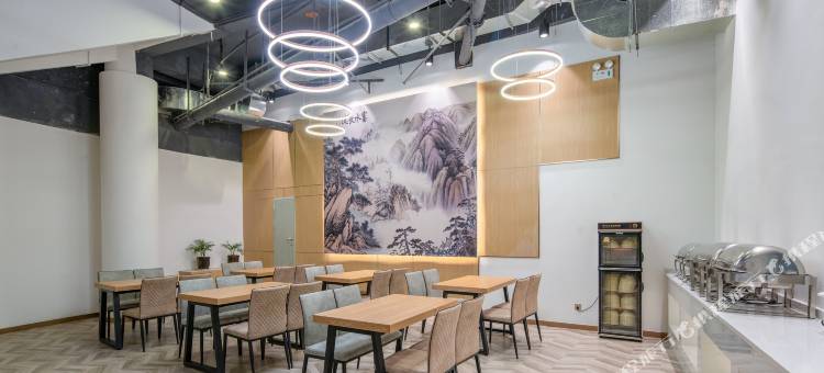 月畔酒店(昆明火车站店)图片