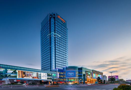 潮州财富中心希尔顿欢朋酒店外景图