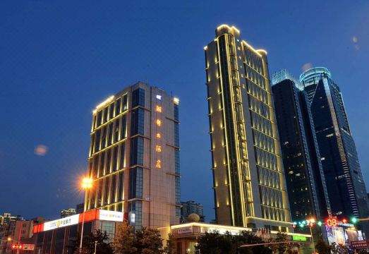 青岛海都大酒店（黄岛金沙滩井冈山路地铁站店）外景图