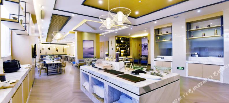 长沙省政府地铁站亚朵酒店图片