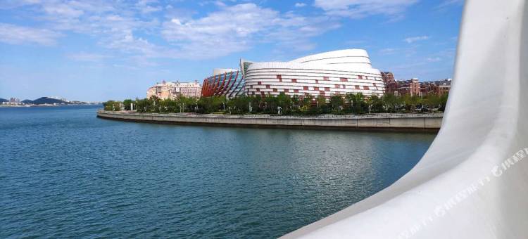 如家睿柏·云酒店(青岛石油大学吾悦广场地铁站店)图片