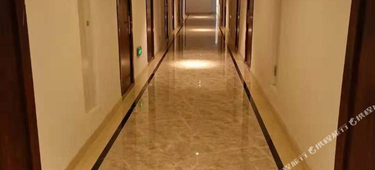华泽云端公寓(沈阳奥体中心地铁站店)图片