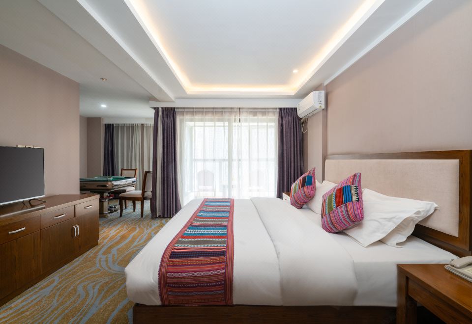 Highest Joint Hotels & Resort (Kunming Derun Center) Hotel Overview