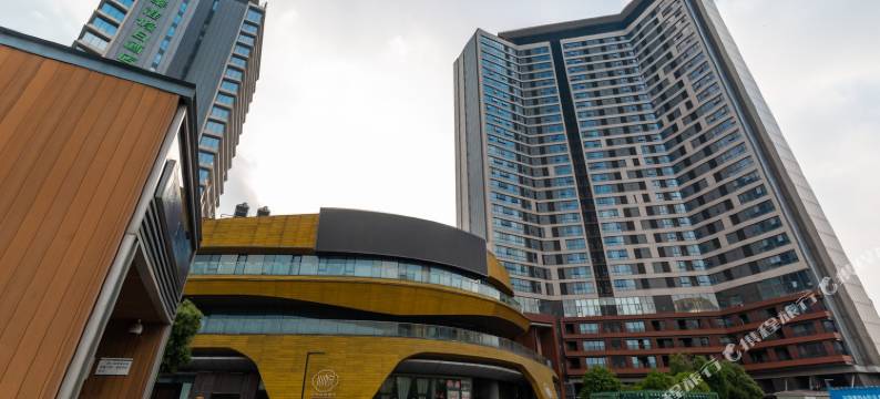 蓝湾假日酒店(南京砂之船奥莱店)图片