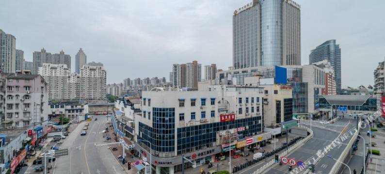 曼斯顿假日酒店(中山路步行街芜湖高铁站店)图片