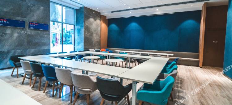 彭州中心智选假日酒店图片