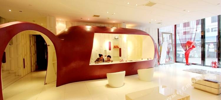 青岛摩登设计师酒店图片