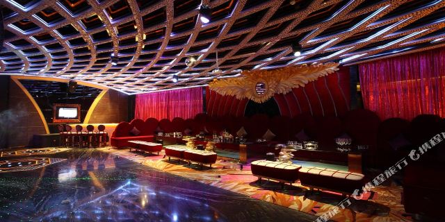 二胎出游定制~清远恒大酒店豪华湖景套房1晚 2大2小西式晚餐 自助早餐