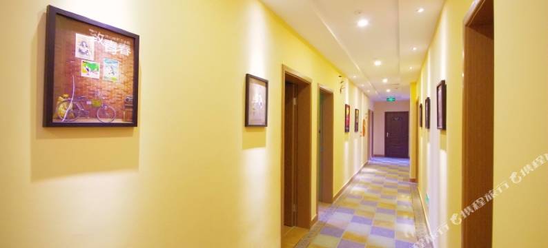 海韵青年旅行酒店(乐山港东大街美食街店)图片