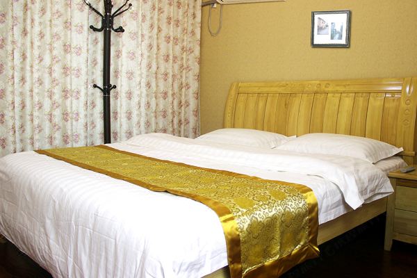 青岛金沙滩六人行公寓