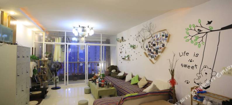 重庆暮然回首青年旅舍(观音桥步行街店)图片