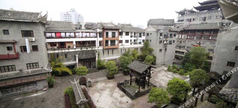 八戒青年旅舍(张家界市区大庸府城店)图片