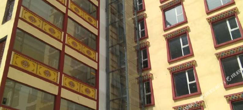 理县嘉源温泉酒店图片