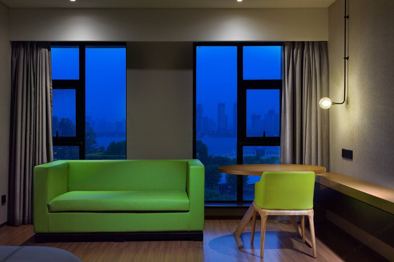 乐福全套间酒店(汉口江滩黎黄陂路店)图片