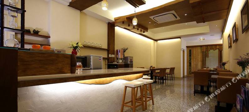 小松鼠站前电梯民宿附停车场图片