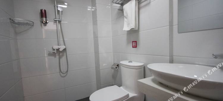 派酒店(商丘高铁站帝壹茂店)图片