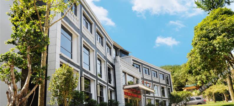 常山湖中居大酒店图片