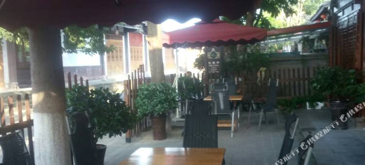 阆中屏江客栈图片