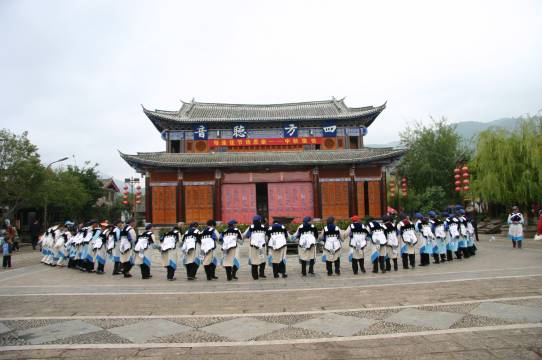 丽江凤凰养生度假酒店(束河古镇店)图片