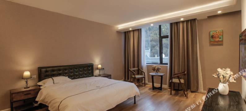 四姑娘山观山印枂客栈图片