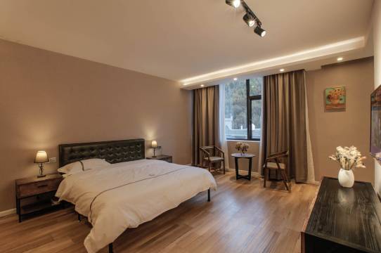 四姑娘山观山印枂客栈