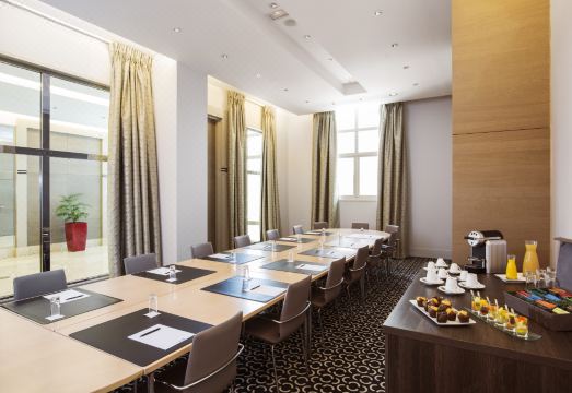 Relais Spa Chessy Val d'Europe Hotel Overview