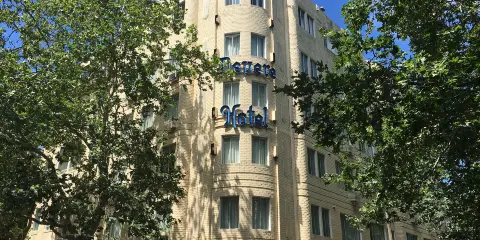 德維爾酒店