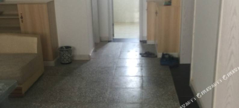 威海拖鞋穿反了民俗小店图片