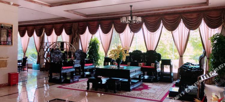 凤庆华源花园酒店(凤庆客运站店)图片