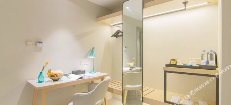 智仁商旅酒店(环球港金沙江路地铁站店)图片