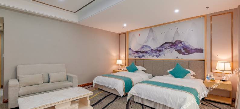 蓝郡铂瑞酒店(成都龙泉驿家乐福店)图片