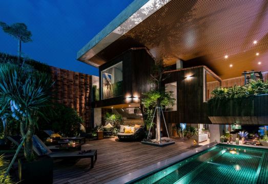 Au Lac Legend Hotel Hotel Overview