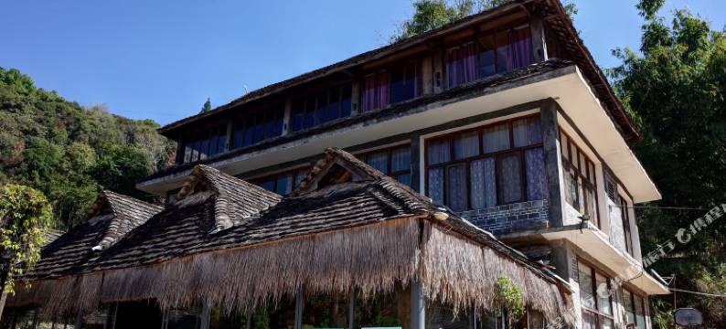 勐海南糯山福兴吉普洱茶山庄图片