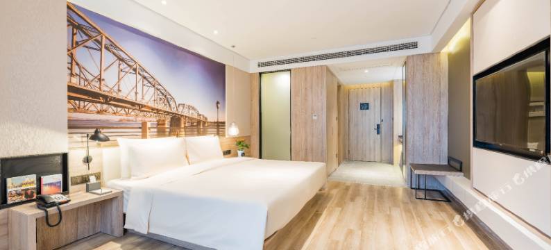 南京板桥吾悦广场亚朵酒店图片