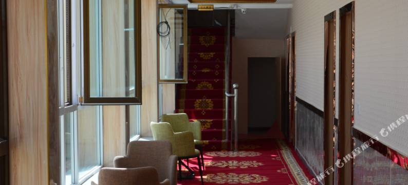 青海湖左岸观景酒店图片