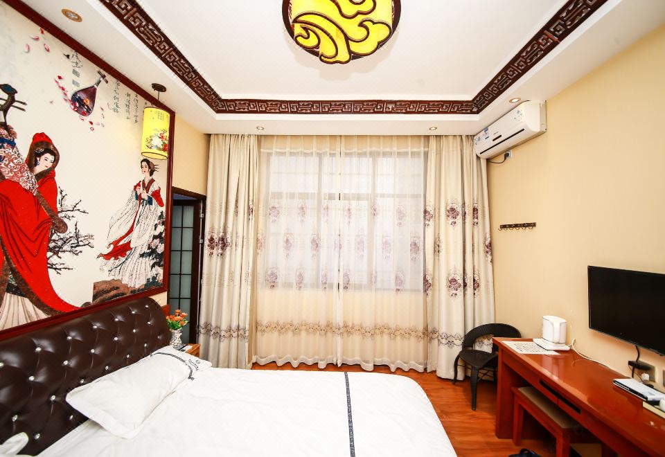  Hotel Overview