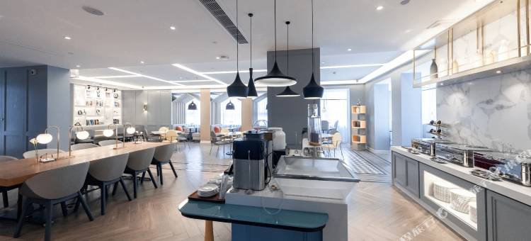 白玉兰酒店(栾川长春路十字街店)图片