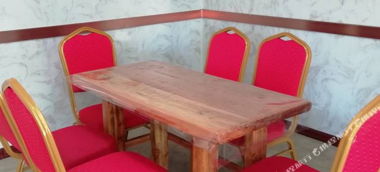 额尔古纳市莫尔道嘎镇松果旅社图片