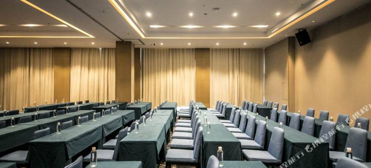 半山酒店(安顺古城历史文化街区黄果树大街店)图片