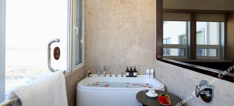 哈尔滨如景航运江景酒店(松花江中华巴洛克街区地铁站店)图片