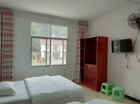 恩施勇娃特色民宿(天下第一杉分店)