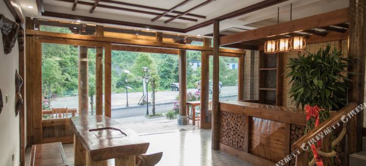 依云山居·喀斯特山景布依风情亲子度假美宿(荔波小七孔东门店)图片